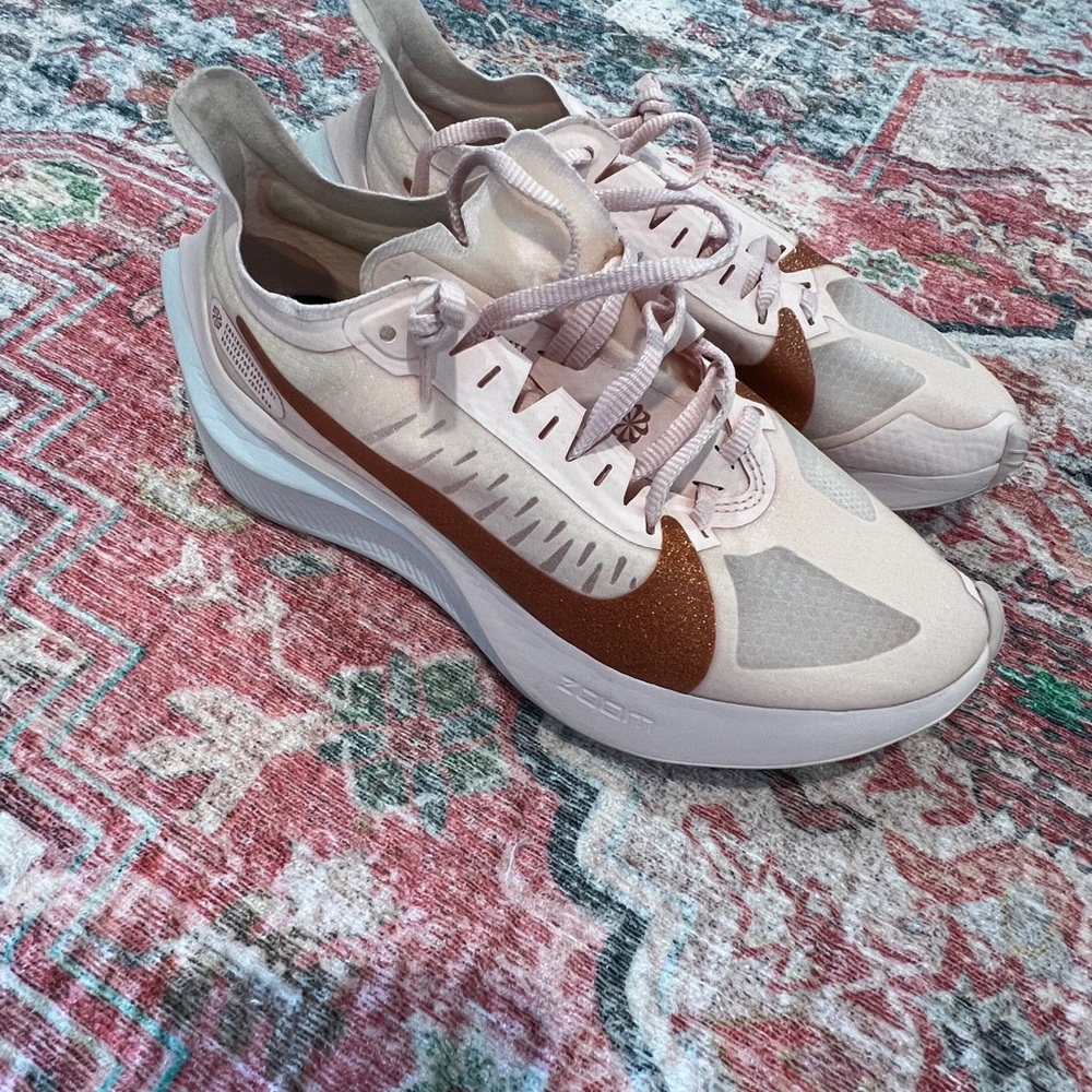 Pink Nike Vapor Zoom Tennis Shoes -NEVER WORN- $150+ Retail